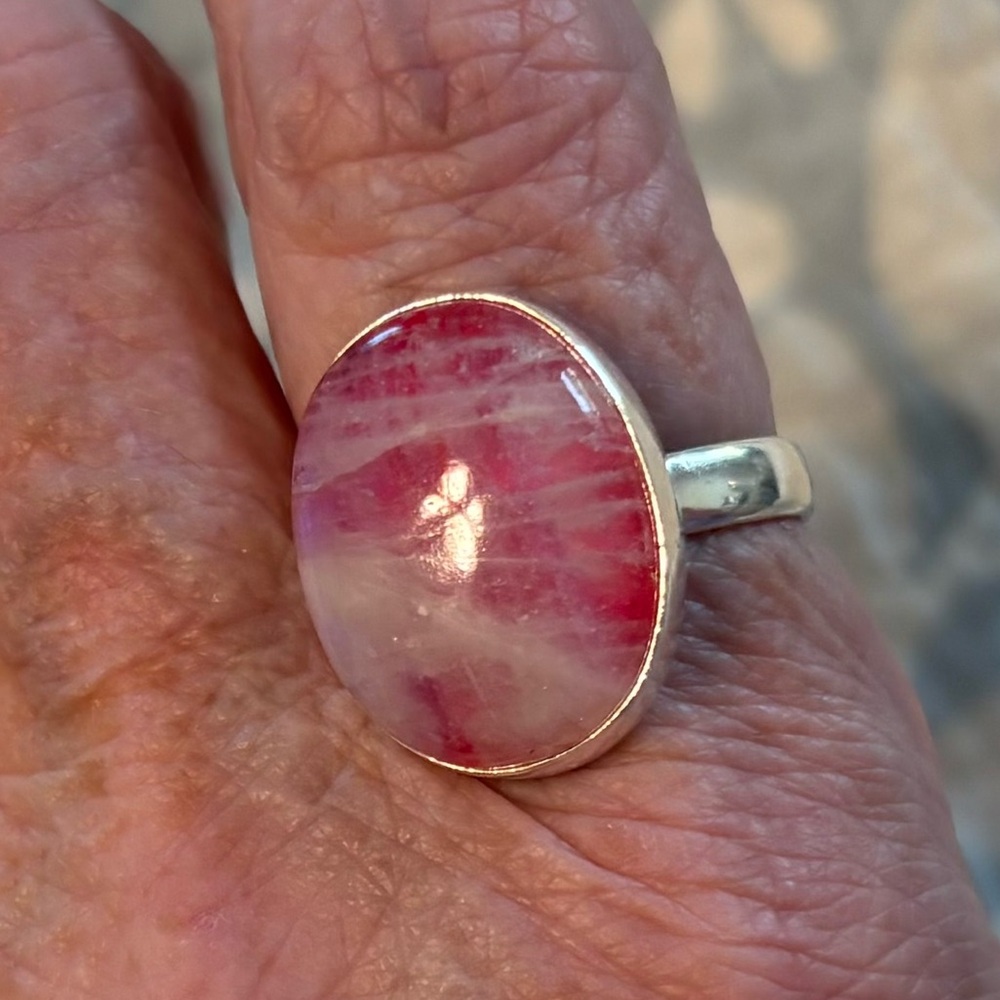Elegant Silver and Pink Stone Ring